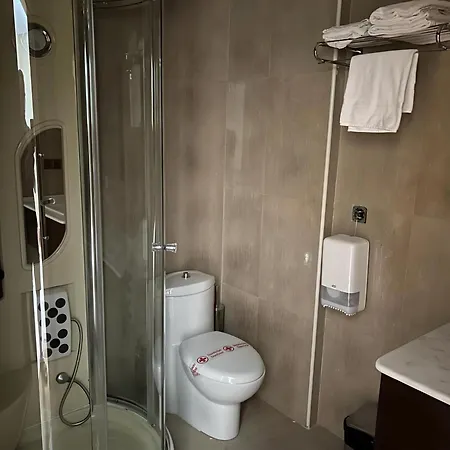 Hotel Eibar ホテル 3*