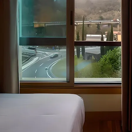 Hotel Eibar ホテル 3*
